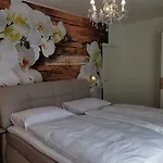 Enjoyit Velden West Maison d'hôtes 3*