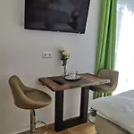 Enjoyit Velden West 3* Selpritsch