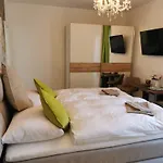 Maison d'hôtes Enjoyit Velden West 3*