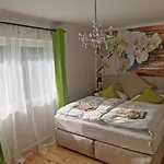 Maison d'hôtes Enjoyit Velden West 3*