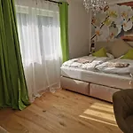 Guest house Enjoyit Velden West