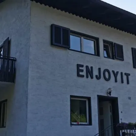 Enjoyit Velden West ゲストハウス 3*