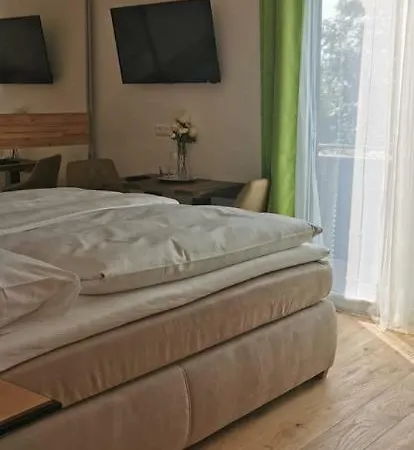 Enjoyit Velden West 3*