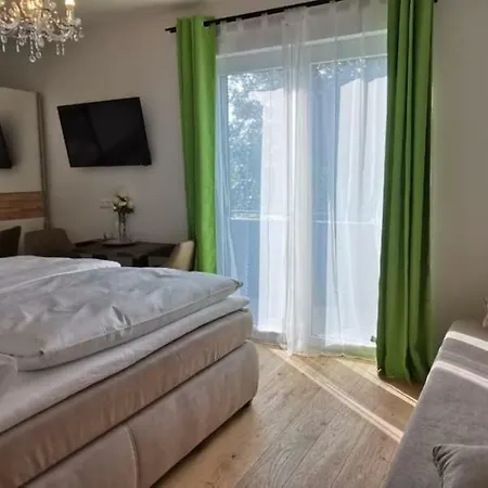 Enjoyit Velden West 3*