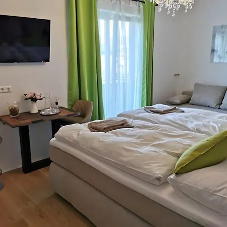 Enjoyit Velden West Konukevi Selpritsch