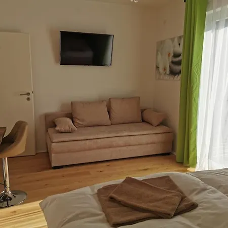 Konukevi Enjoyit Velden West Selpritsch