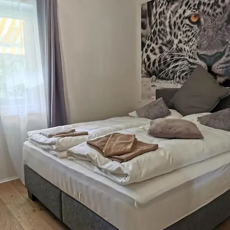 Konukevi Enjoyit Velden West 3*