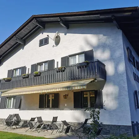 Enjoyit Velden West Konukevi 3*