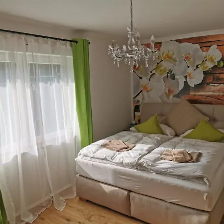 בית הארחה Enjoyit Velden West 3*