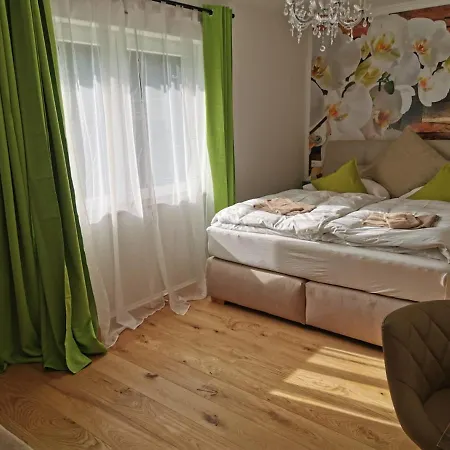 Konukevi Enjoyit Velden West