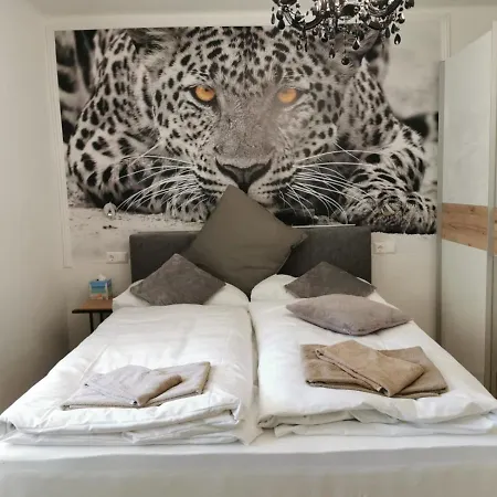 Enjoyit Velden West Konukevi Selpritsch