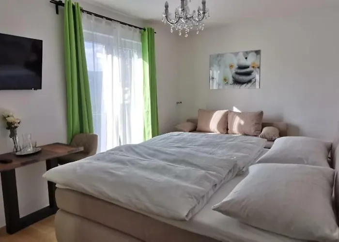 ゲストハウス Enjoyit Velden West