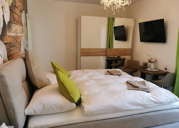 ゲストハウス Enjoyit Velden West 3*