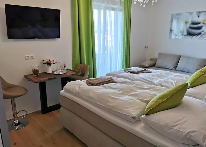 Enjoyit Velden West Guest house Selpritsch