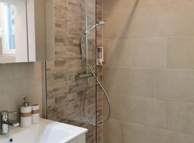 Enjoyit Velden West ゲストハウス 3*