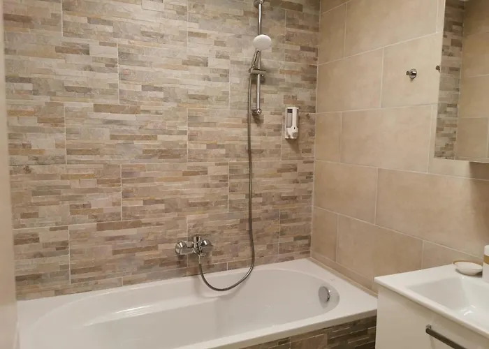 ゲストハウス Enjoyit Velden West 3*