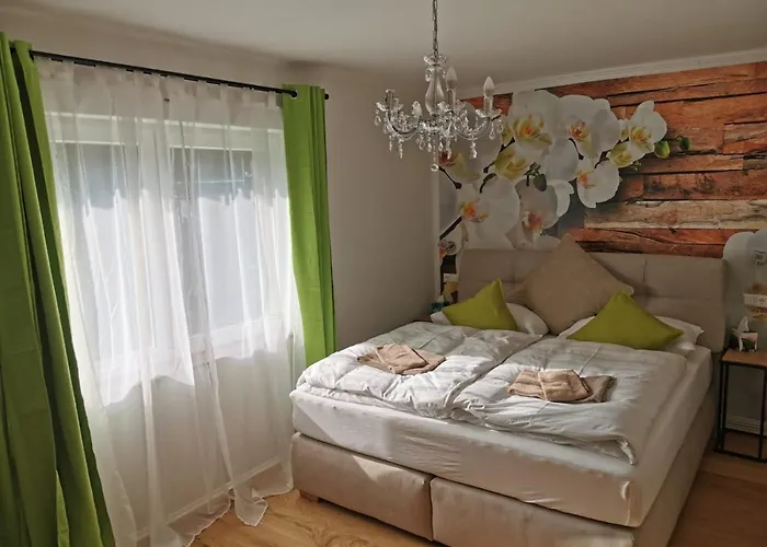 ゲストハウス Enjoyit Velden West 3*