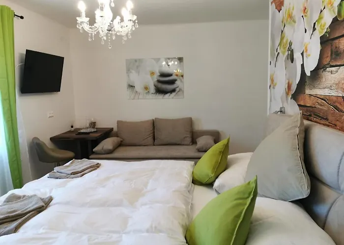 Enjoyit Velden West ゲストハウス 3*