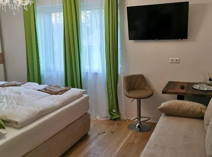 Enjoyit Velden West ゲストハウス Selpritsch